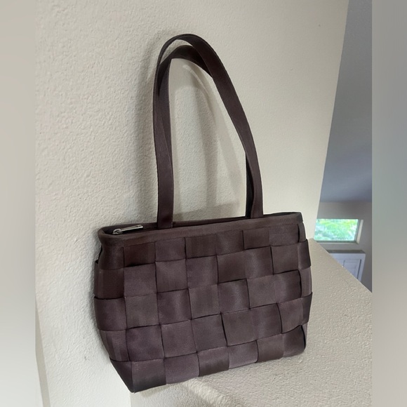 - Harveys Seatbelt Large Brown Cross Woven Drop Handle Tote‎ Purse Satchel … - Picture 2 of 10